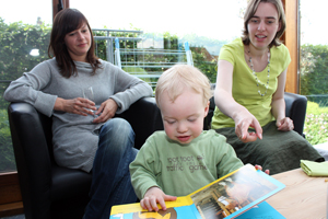 Kobe leest een boekje